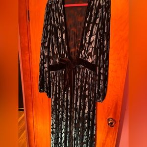 Unique Vintage hollywood leaf Devore duster xl/ size 14